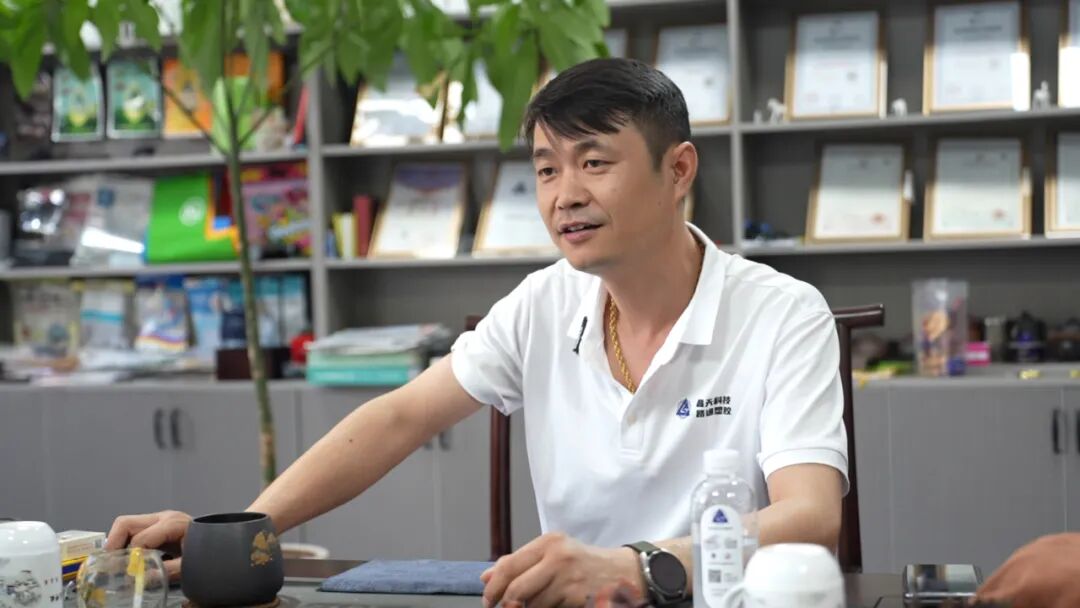 宁波晶天塑胶案例：从低效困境到年销五千万、70% 客户是上市企业或国企，这家仅 30 人的中小塑胶厂，如何在行业难题中突围，成了 “小而精” 的标杆？