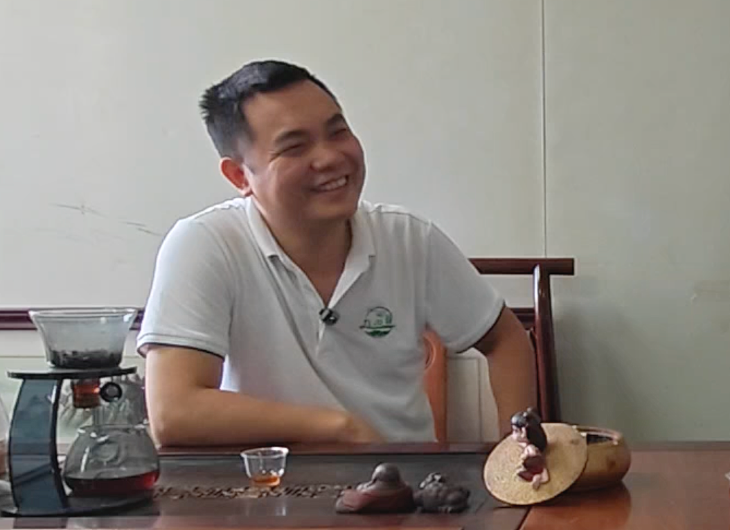 九段电子案例：不仅如此，随着工厂规模的变大、工单变得越来越多，九段电子遇到的管理问题也变得更复杂——用纸质方式报工，小部分工人会弄虚作假，成本增加的同时工厂风气也会变差…