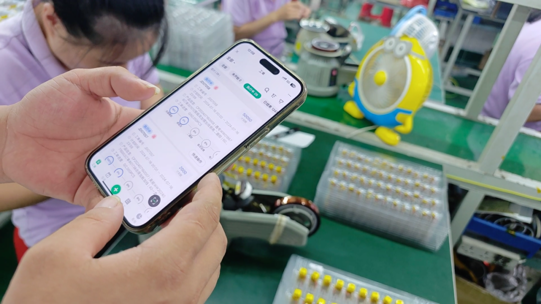 九段电子案例：黑湖小工单对不同的计工方式都可以管理。对管理者来说，节省了大量管理人员的精力成本，生产线上的任何进度、任何责任人都可以清晰可查。