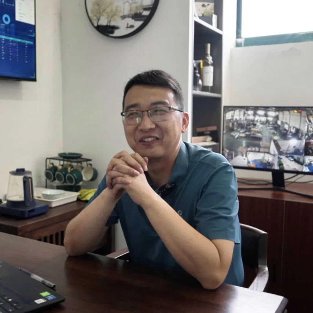 江苏智鑫宸精密科技有限公司案例:据魏总介绍,客户大多来自知名企业,为了与他们保持合作并持续发展,公司的工厂必须配置这些数字化系统。上线黑湖小工单系统后,客户给出了更多肯定的反馈…